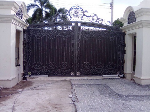 ช่างซ่อมติดตั้งประตูรีโมทปทุมธานี